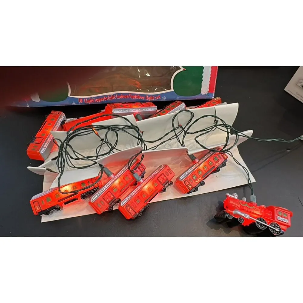 Vintage Set Of 10 Club Santa lights  indoor / outdoor Train  1996